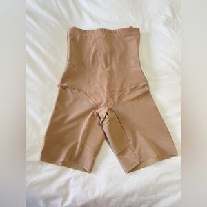 Honeylove High-Waist Shaping Shorts in Nude Brown